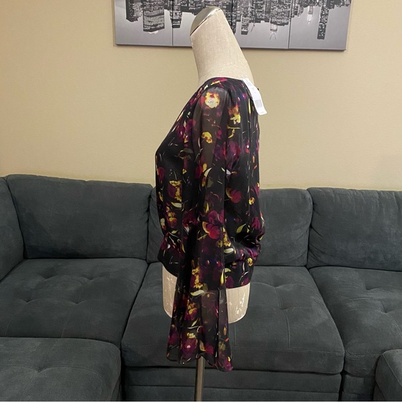 NWT bebe Bell Sleeve Chiffon Floral Top - Picture 6 of 16